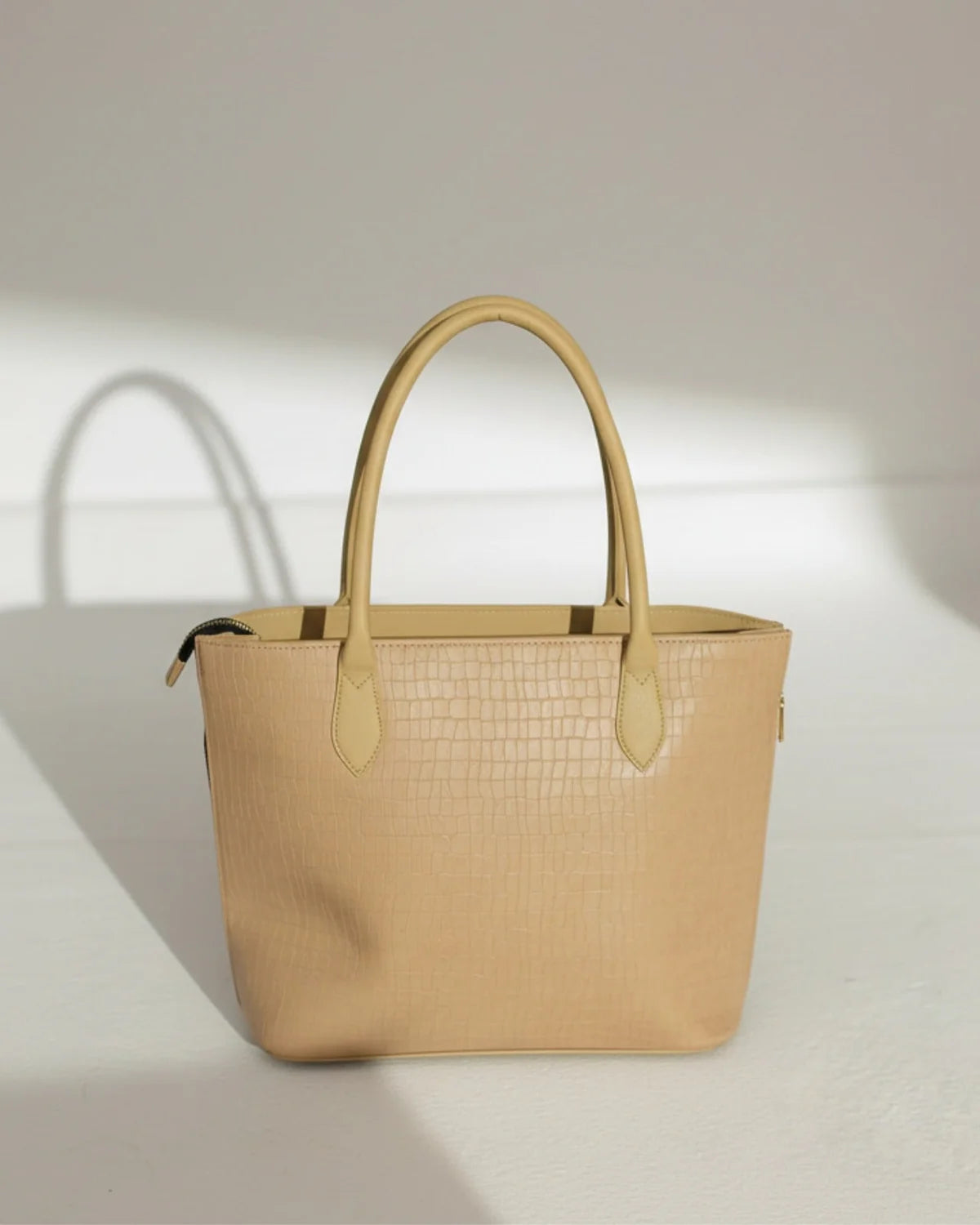 حقيبة يد نسائية بنقشة جلد التمساح | Croc-Embossed Women's Tote Bag