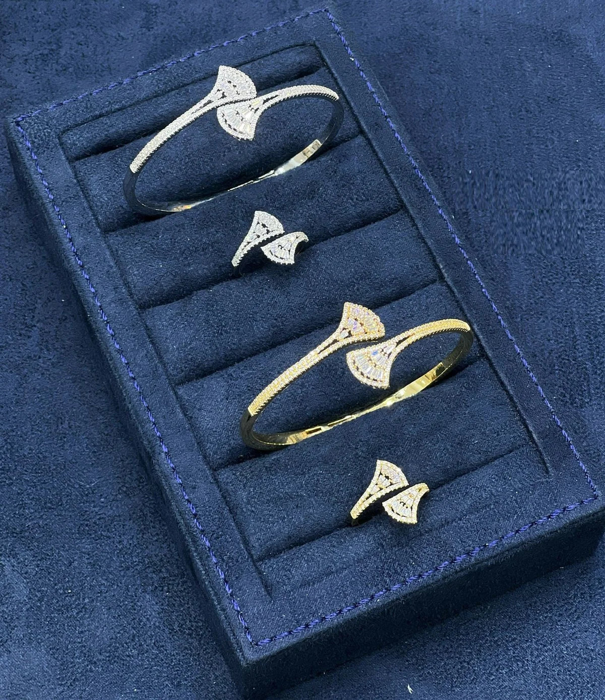 طقم مجوهرات فاخر سوار وخاتم كريستال | Fan Crystal Jewelry Set