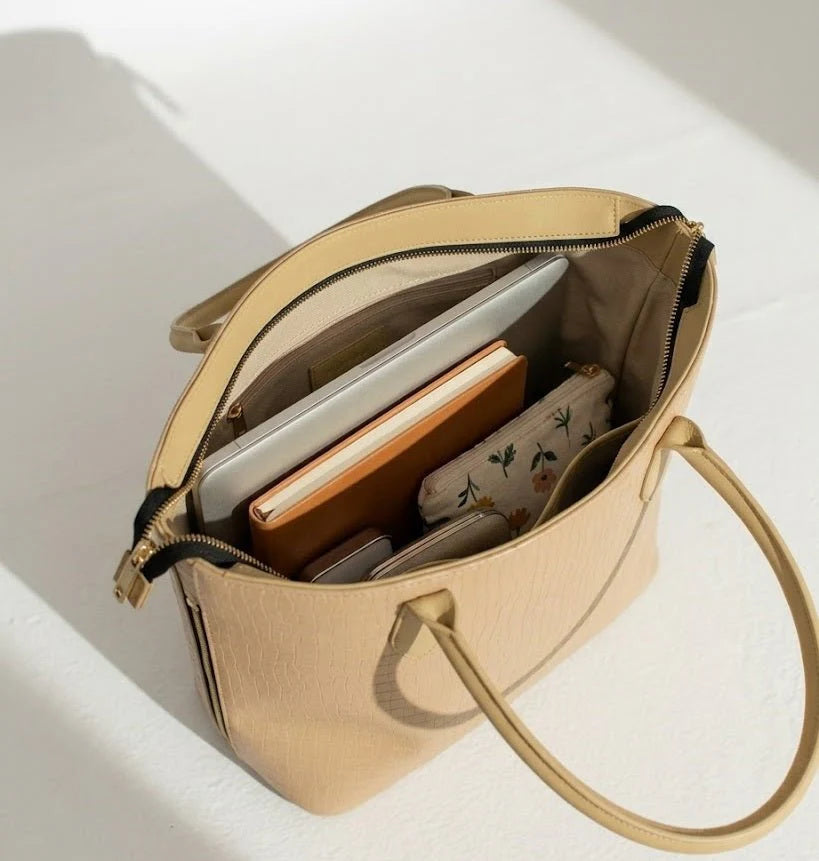 حقيبة يد نسائية بنقشة جلد التمساح | Croc-Embossed Women's Tote Bag